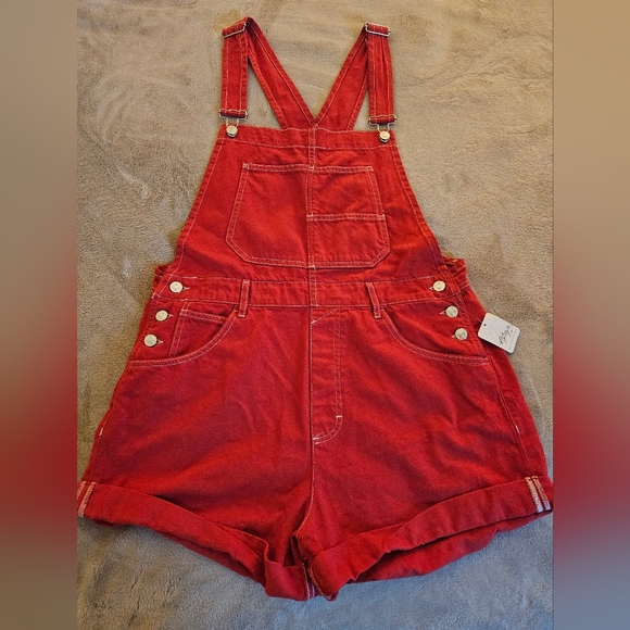FREE PEOPLE We The Free Red Heart Eyes Ziggy Short Overalls - Picture 3 of 11